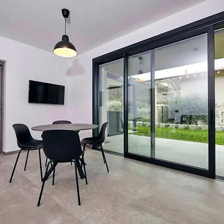 アパート Apartmentsgarda