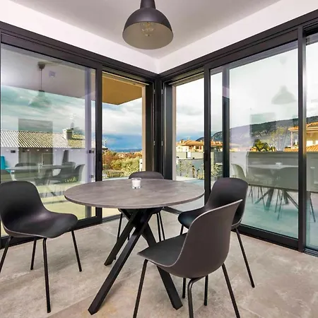 Apartmentsgarda アパート ガルダ