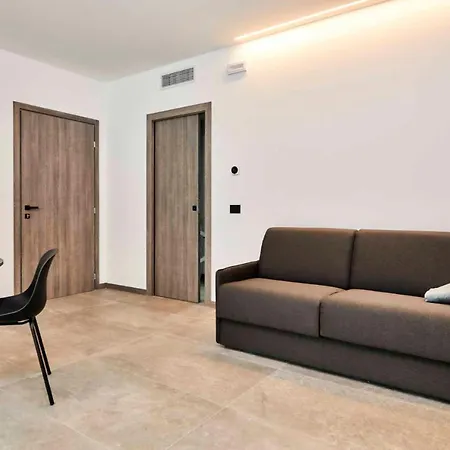 Apartmentsgarda アパート ガルダ