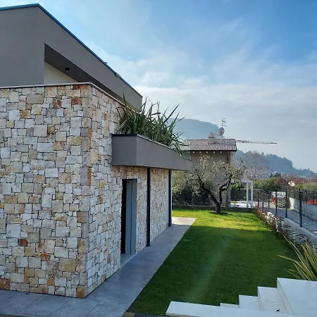 Apartmentsgarda アパート ガルダ