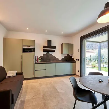 Apartmentsgarda アパート ガルダ