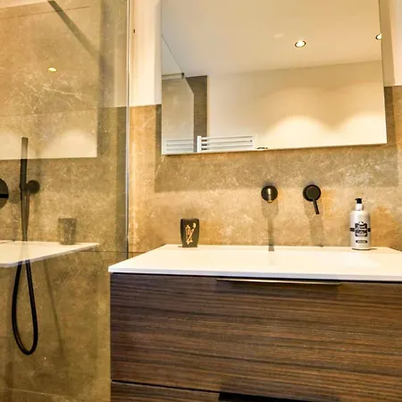 アパート Apartmentsgarda ガルダ