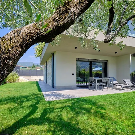 Apartmentsgarda アパート ガルダ